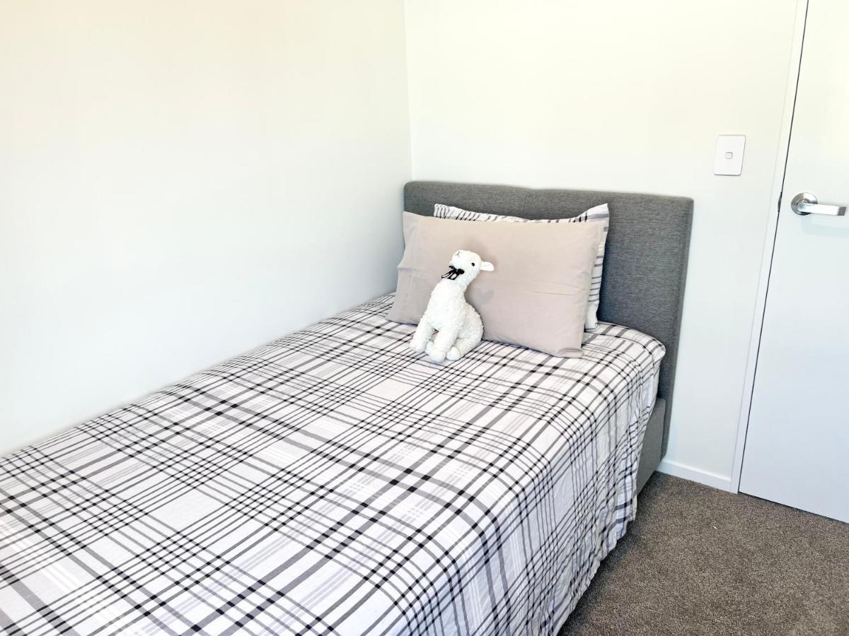 A&J Queen Bedroom-Quiet And Brand New With Reserve View Auckland Exteriör bild